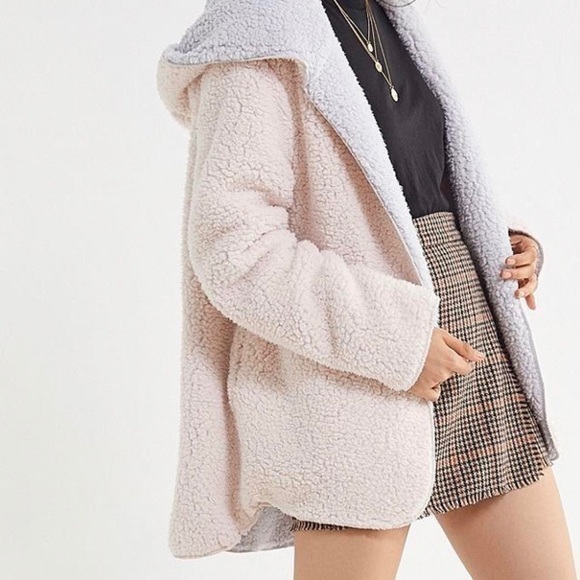 Urban Outfitters Jackets & Blazers - Reversible Sherpa Jacket - Cream and Gray
